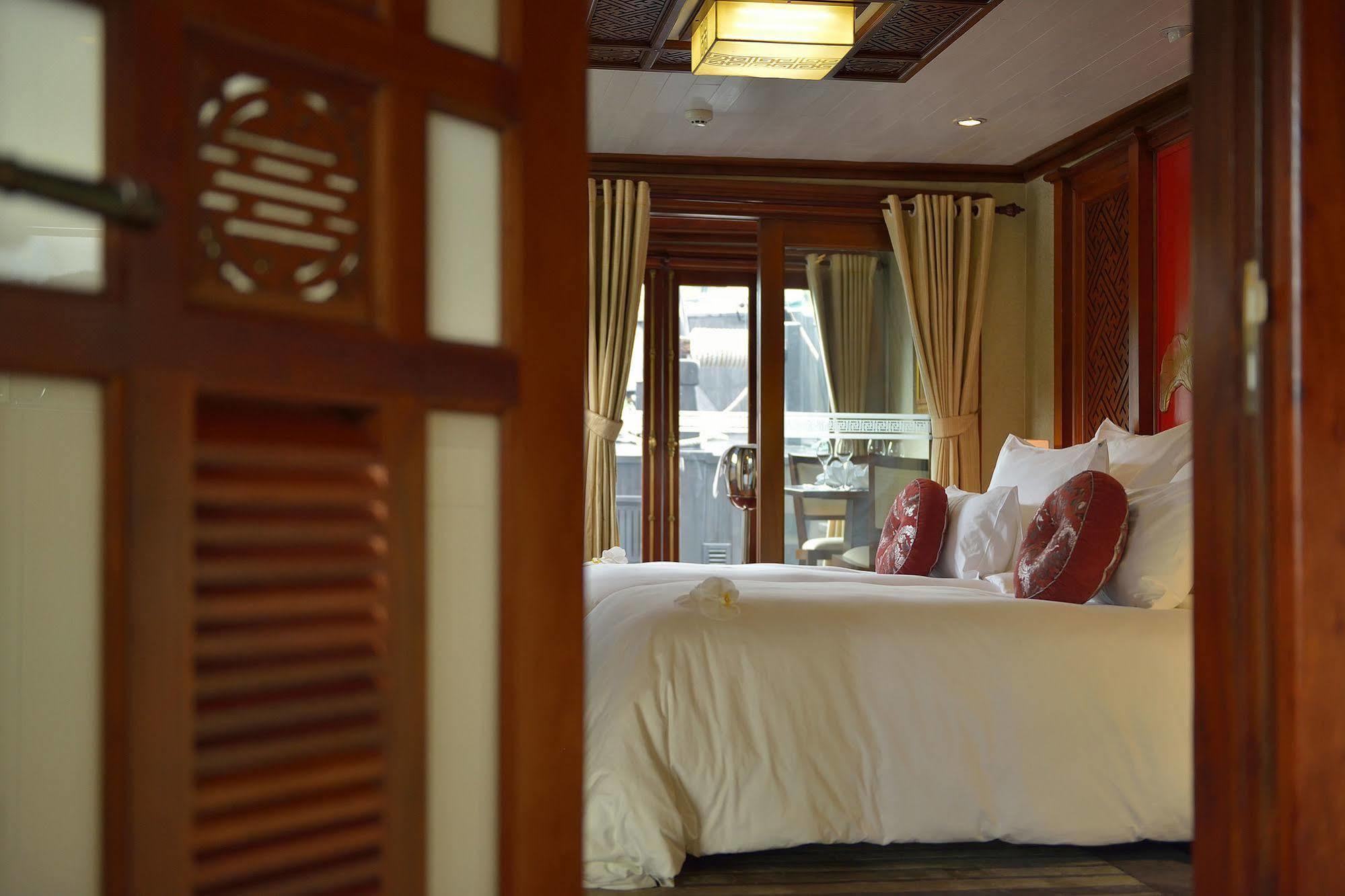 Paradise Peak Cruise Hạ Long Exterior foto