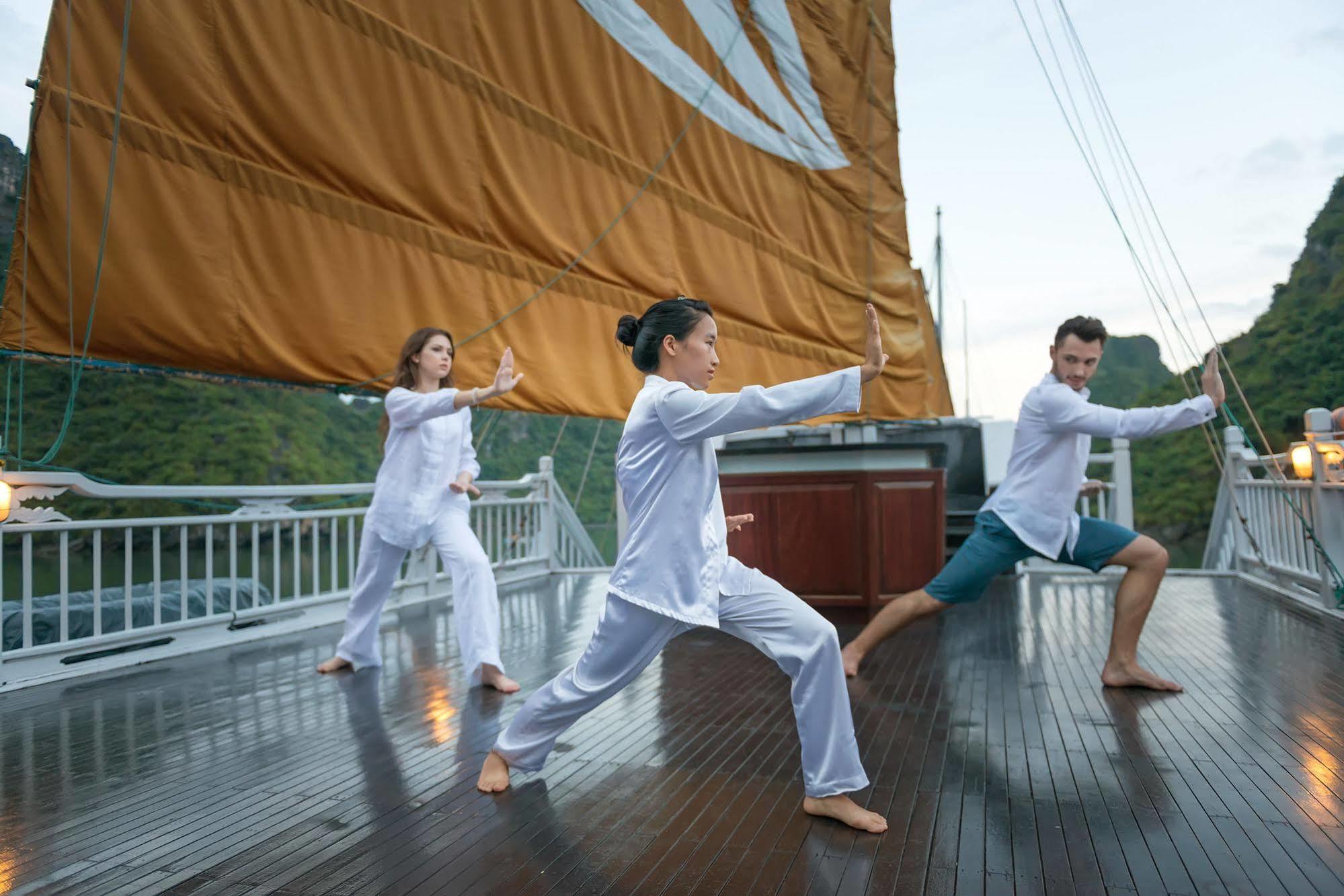 Paradise Peak Cruise Hạ Long Exterior foto